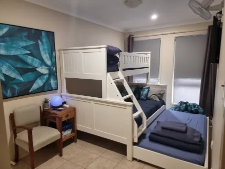 Golf course access, 10 mins to famous Hymans beach