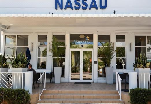 나소 스위트 호텔