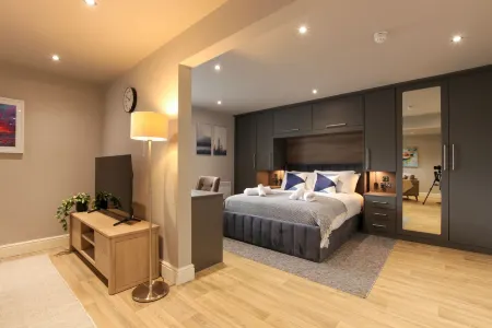 The Ironworks Aparthotel Отели в г. Шериффхалс