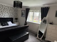 5-Bedroom Family Holiday Home Sleeps 7 Garden Parking Pet Friendly North Wales Hôtels à : 