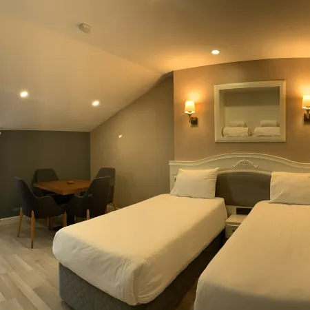 White Golden Suite Hotel