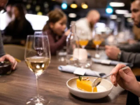 Svalbard Hotell | Polfareren Hotels in Longyearbyen
