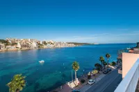 Blue Harbour 2 Bedroom Seafront Apartment with Large Terrace and BBQ in St Pauls Bay