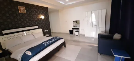 Greenwood Court Hotels & Suites