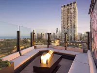 Hotel Lincoln Hotels near Second City