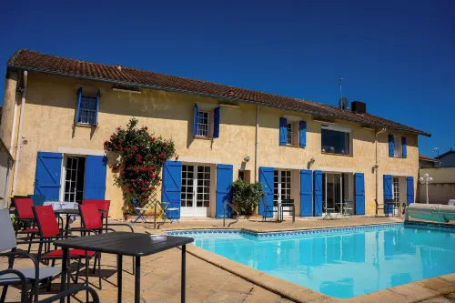 Les Martinets Hotels in Sainte-Colombe-de-Villeneuve