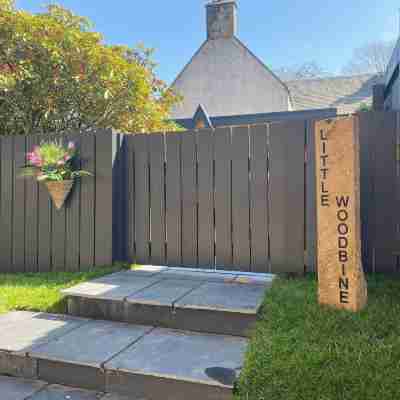 Little Woodbine Hotel Exterior