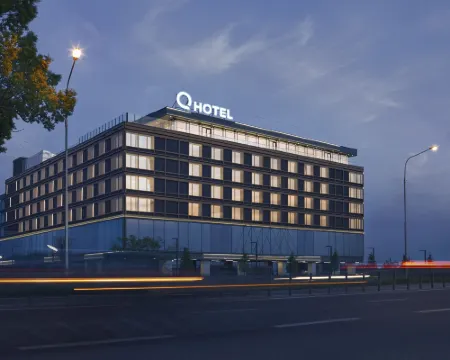 Q Hotel Plus Wrocław Bielany Hotels in Wroclawski
