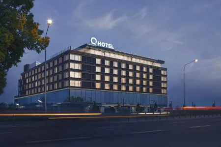 Q Hotel Plus Wrocław Bielany Отели в г. Wroclawski
