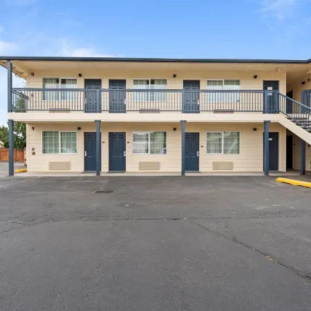 Quincy Inn and Suites