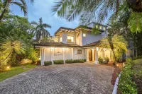 Casa Patron 6 Bdr Private Home with Pool and Game Room
