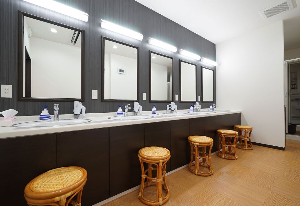 2. 웰캐빈 텐진 -..