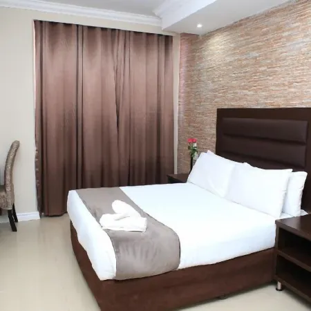Bayside Hotel Pine Street Отели рядом с достопримечательностью «Международный конгресс-центр Дурбана»
