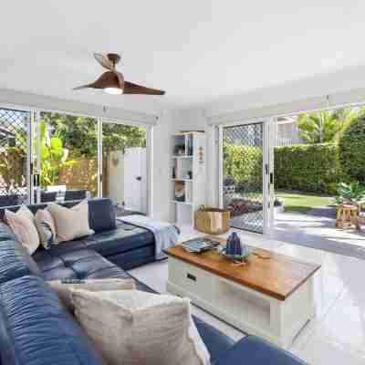 Noosa Outrigger Beach Resort Rooms