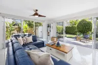 Noosa Outrigger Beach Resort - Beach