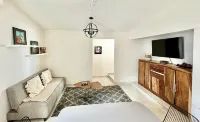 Casa Victorias - Condos