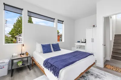 Dragonstone Sweet Suite Hotels in 