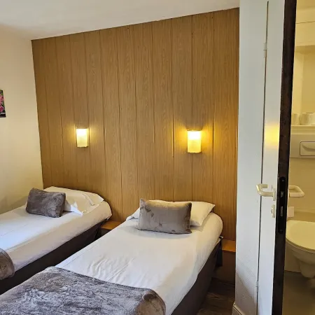 Brit Hotel Essentiel Pau Lescar