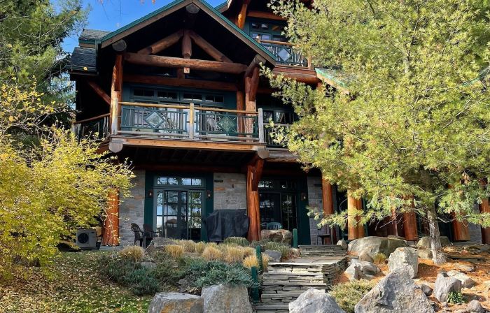 Cayuga Lodge