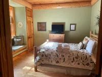 Cayuga Lodge