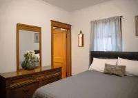 East Side Motel & Cabins