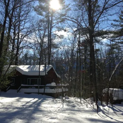 كابين آت سليبي كريك - تشارمينج كابين