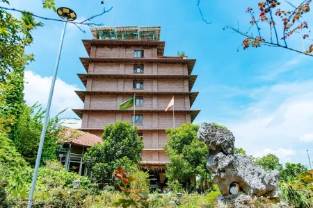 Dong Goi Eco Retreat Отели в г. Luong Son