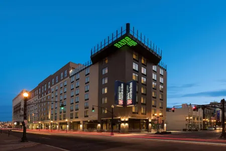 Hilton Garden Inn Louisville Downtown Отели рядом с достопримечательностью «T3»