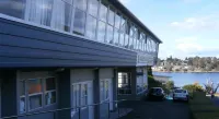 Waterfront Lodge Motel - Bjergudsigt