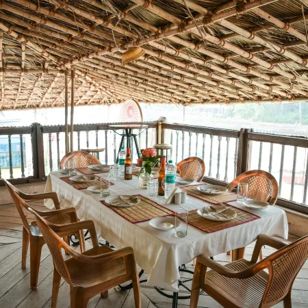 Baia Do Sol - Beachfront Boutique Resort in Baga, Calangute
