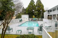 Quality Inn Fayetteville Near Historic Downtown Square - Rooftop Pools