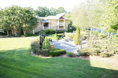 The Key To Comfort Hotels in Executive Park