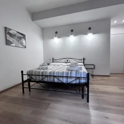Maison Vaticana Hotels near Vatican Museums
