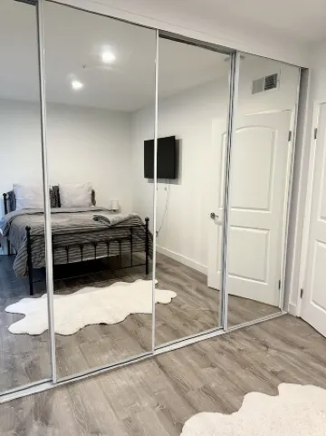 Westwood 2 bedroom near UCLA Отели рядом с достопримечательностью «Родео Драйв»