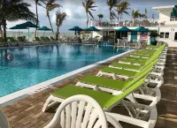 10% Discount Til August 2026! 3Br 3BA, Tiki Hut, 37' Dock, Cabana Club Memb.