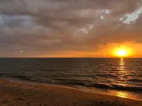 Beach house with Private Heated Pool, Jacuzzi, Firepit. Steps to beach and park. - Wifi