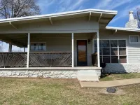 Cozy 2 Bedroom 1 Bath Lake Front Cottage Hotels in Cleora