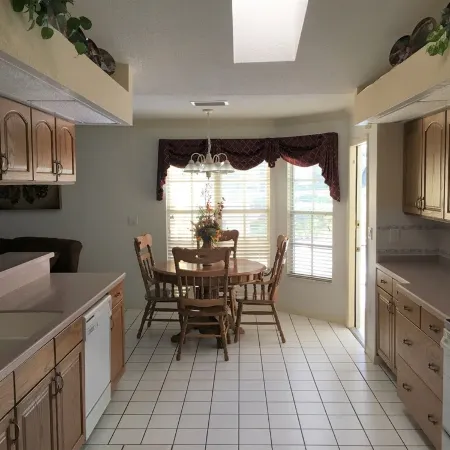 Beautiful Home With Heated Pool In A Nice Neighborhood