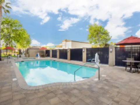 Best Western Plus Villa Del Lago Inn Hoteles en Condado de Stanislaus