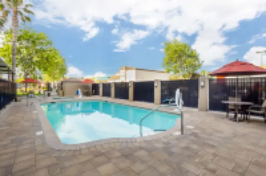 Best Western Plus Villa Del Lago Inn