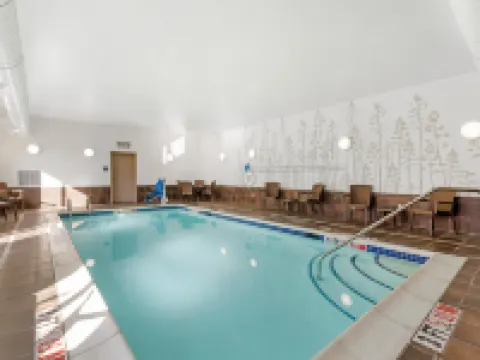 Sleep Inn & Suites Cumberland Hotels in Cumberland