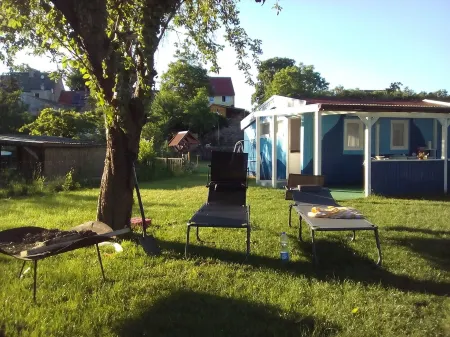 Seven Lakes, Endless Possibilities for 2 to 4 Recreation Seekers Отели в г. Лихен