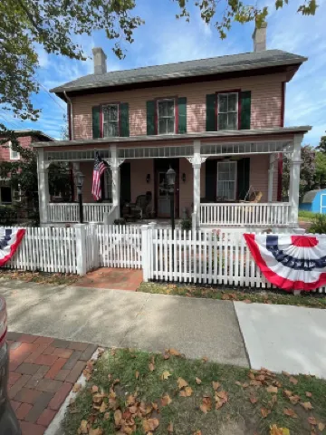 Fully Rennovated Beach Themed Apt Rental in Victorian Property Hotels in West Cape May