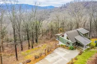 Mountain-view haven with great views, fireplaces, WiFi & ample alfresco living Hotels near Lowe's Home Improvement