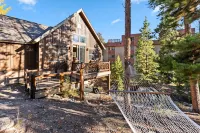 Cozy Loft and Shared Hot Tubs - Inviting Mountain Retreat Hotels in North Keystone