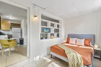 Short Stroll to the Beach and Inviting Atmosphere - Charming Coastal Getaway