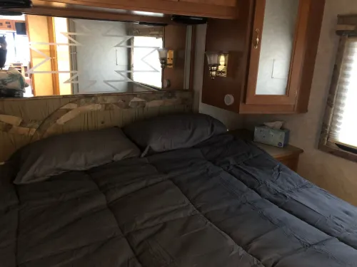 Private 1-Bedroom RV with Full Hookups and Direct Bus to NYC Manhattan Only 2 Blocks Away Hotels in Cranford