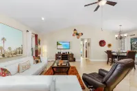 Heated Pool and Spa Oasis - Beautiful Family Retreat