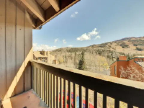 Cozy Mountain Getaway with Balcony and Rustic Kitchen - Inviting Retreat