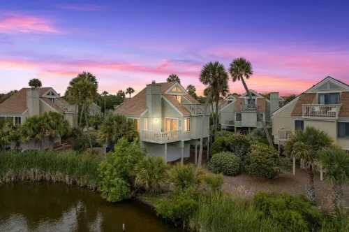 Stunning Lagoon Views and Three Decks - Exquisite Sealoft Retreat